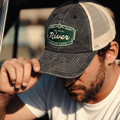 Casquette - Black River Sacramento Washed Trucker (noir/crème)