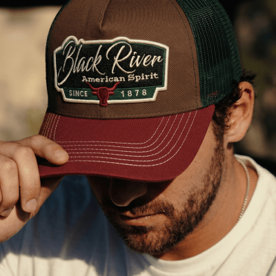 Casquette - Black River Outlaw Trucker (marron/vert/rouge)