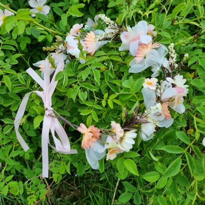 Couronne de fleurs - Gårda Evanthe Flowerband (multicolore)